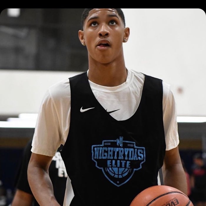 J2024 five-star recruit Jahki Howard